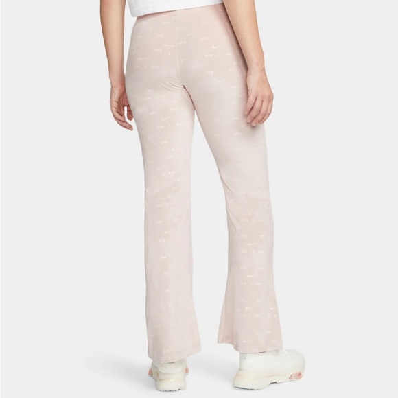 Nike Velour velvet logo pants. Size: SM "35-38" . Colour: baby pink - Picture 3 of 4